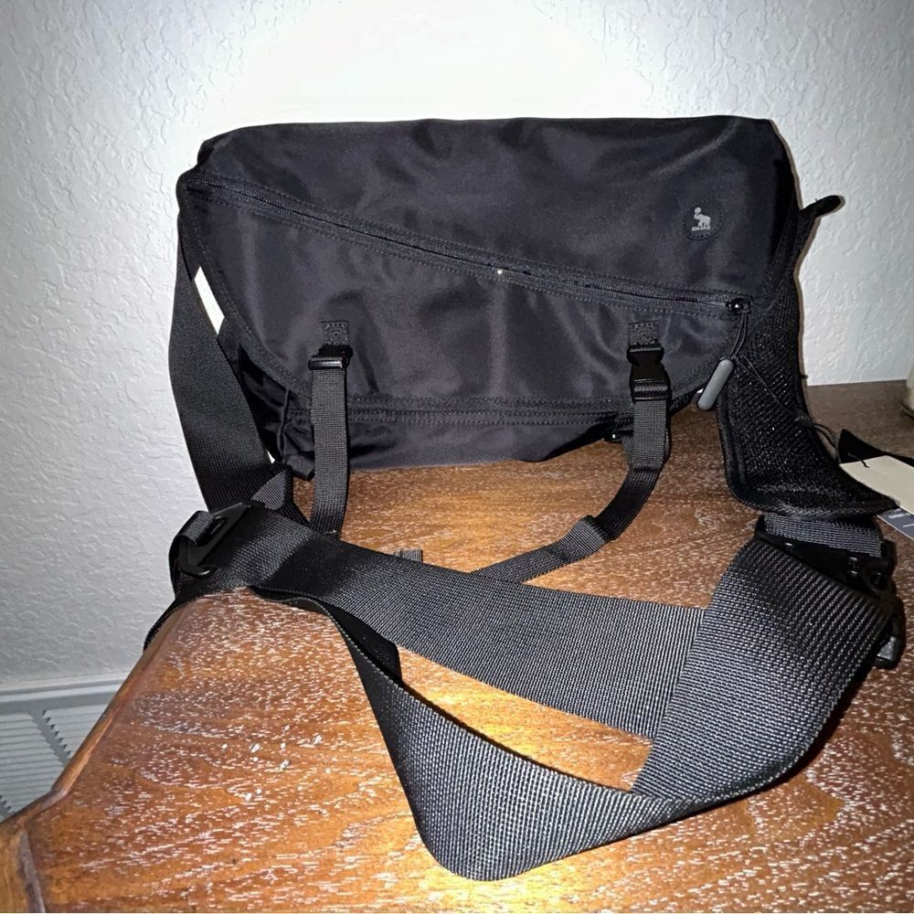 New, Oiwas Messenger Crossbody Bag
